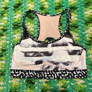 Lululemon bra never worn size 4